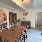Maisonnette Renovee Et Son Jardin
