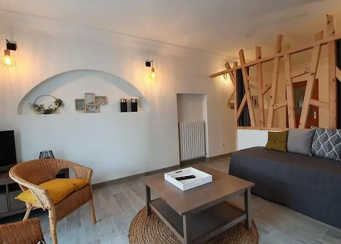 Maisonnette Renovee Et Son Jardin Сasa de vacaciones Châtellerault