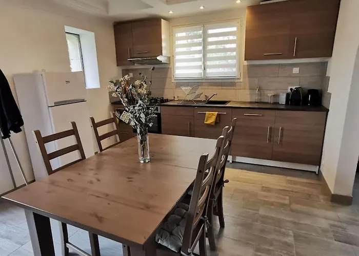 Maisonnette Renovee Et Son Jardin Сasa de vacaciones *