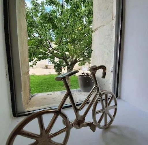 Сasa de vacaciones Maisonnette Renovee Et Son Jardin *